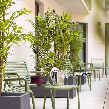 Yac Paris Clichy, A Member Of Radisson Individuals Hotel