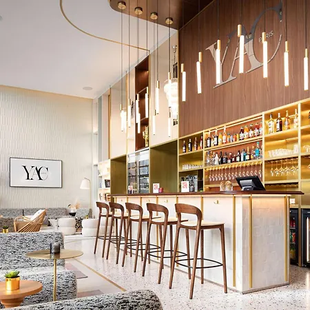 Yac Paris Clichy, A Member Of Radisson Individuals Clichy