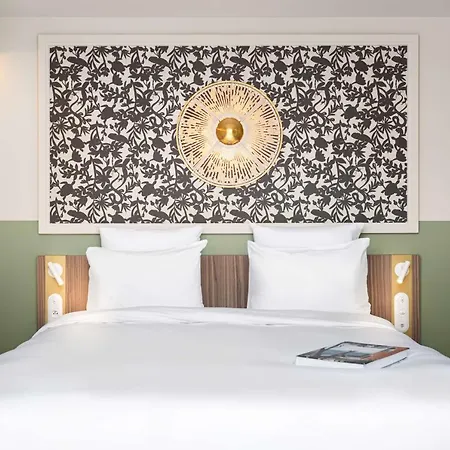 Yac Paris Clichy, A Member Of Radisson Individuals 4* Clichy