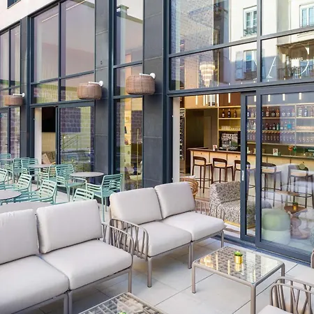 Yac Paris Clichy, A Member Of Radisson Individuals Clichy