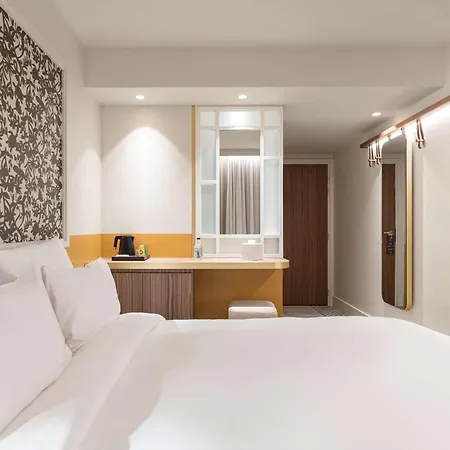 Yac Paris Clichy, A Member Of Radisson Individuals