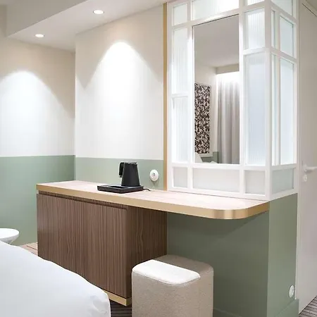 Yac Paris Clichy, A Member Of Radisson Individuals