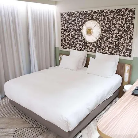 Yac Paris Clichy, A Member Of Radisson Individuals Clichy