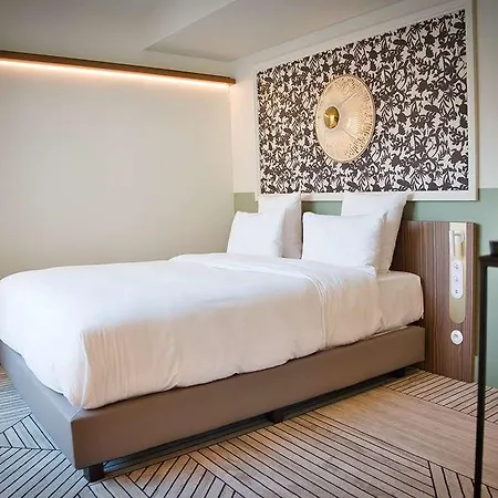 Yac Paris Clichy, A Member Of Radisson Individuals 4* Clichy