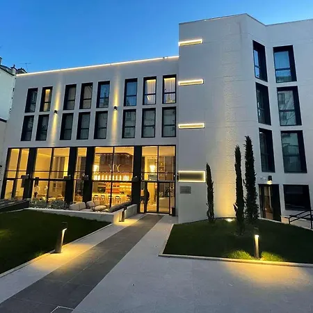 Yac Paris Clichy, A Member Of Radisson Individuals Hotel 4*
