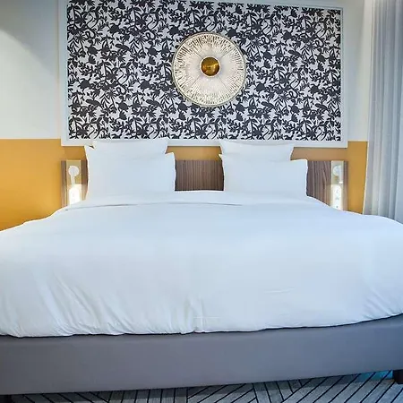 Yac Paris Clichy, A Member Of Radisson Individuals 4* Clichy