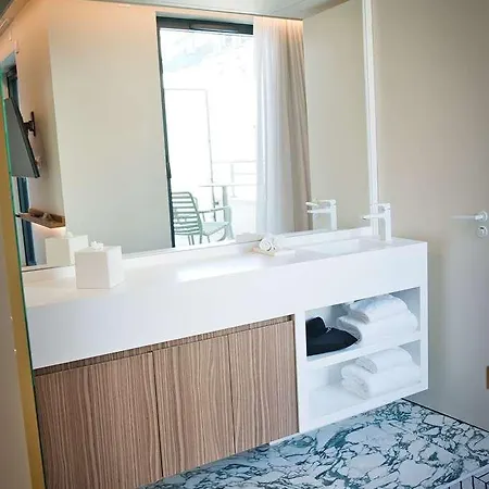 Yac Paris Clichy, A Member Of Radisson Individuals Hotel Clichy