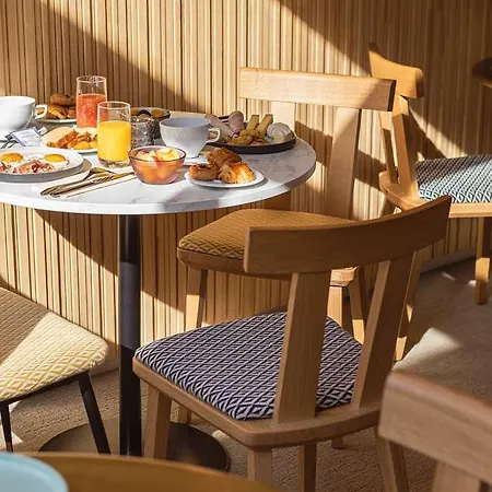 Hotel Yac Paris Clichy, A Member Of Radisson Individuals 4*