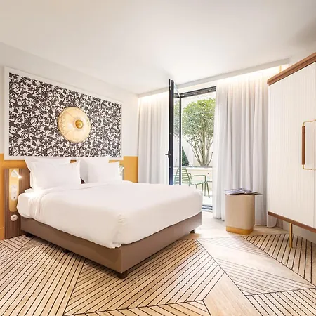 Yac Paris Clichy, A Member Of Radisson Individuals 4*