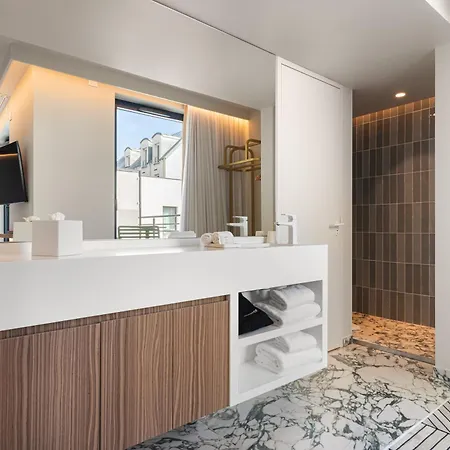 Yac Paris Clichy, A Member Of Radisson Individuals Clichy