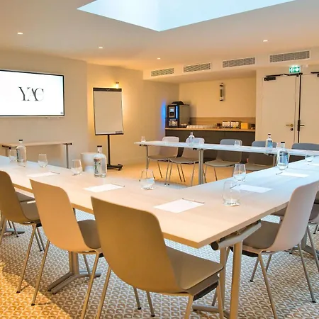 Yac Paris Clichy, A Member Of Radisson Individuals 4*
