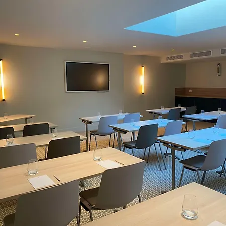 Hotel Yac Paris Clichy, A Member Of Radisson Individuals 4*