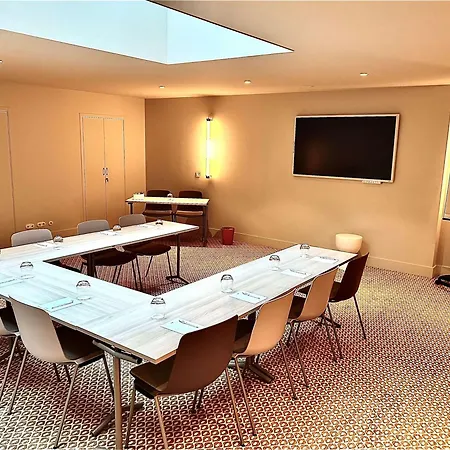 Yac Paris Clichy, A Member Of Radisson Individuals 4* Clichy