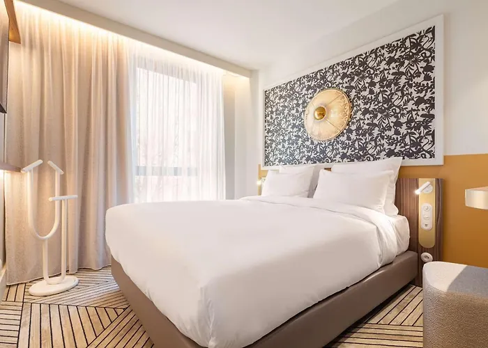 Yac Paris Clichy, A Member Of Radisson Individuals Hotel