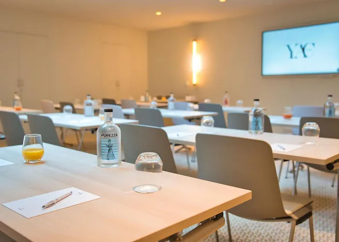 Yac Paris Clichy, A Member Of Radisson Individuals