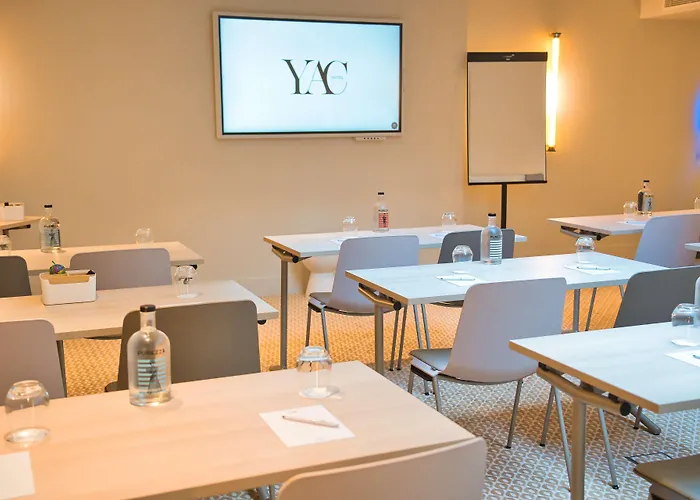 Yac Paris Clichy, A Member Of Radisson Individuals Hotell Clichy