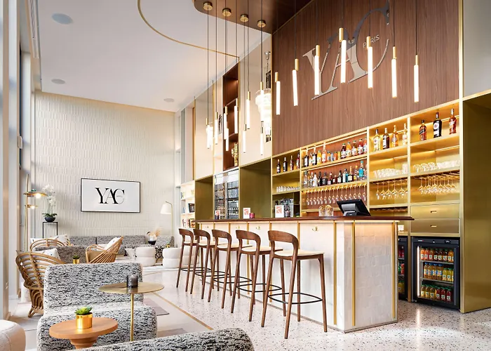 Yac Paris Clichy, A Member Of Radisson Individuals Clichy