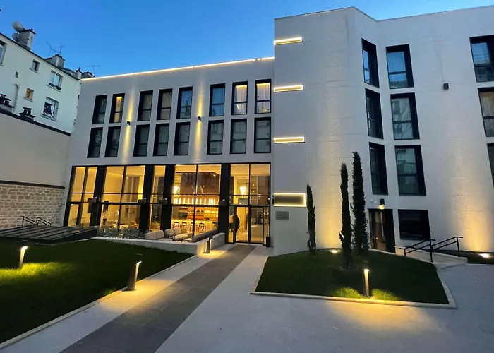 Yac Paris Clichy, A Member Of Radisson Individuals 4* Clichy