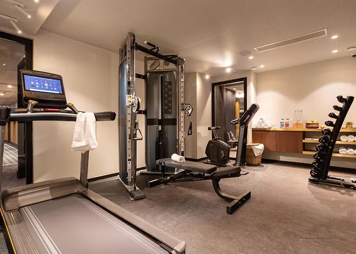 Hotel Yac Paris Clichy, A Member Of Radisson Individuals 4*